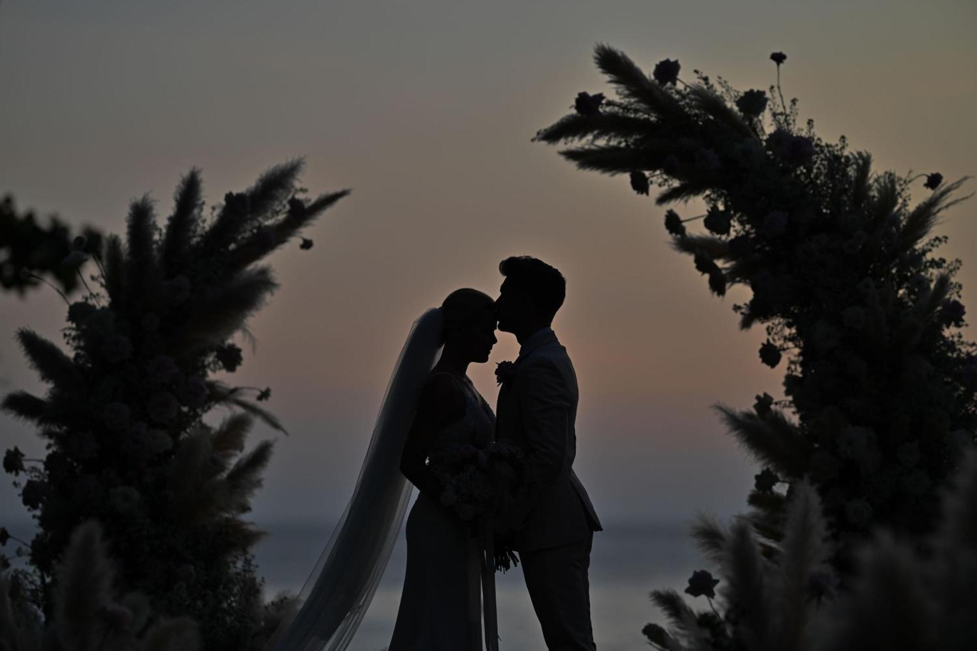 منتجع شاطئ لو ميريديان بوكيت Karon المظهر الخارجي الصورة A wedding in Greece