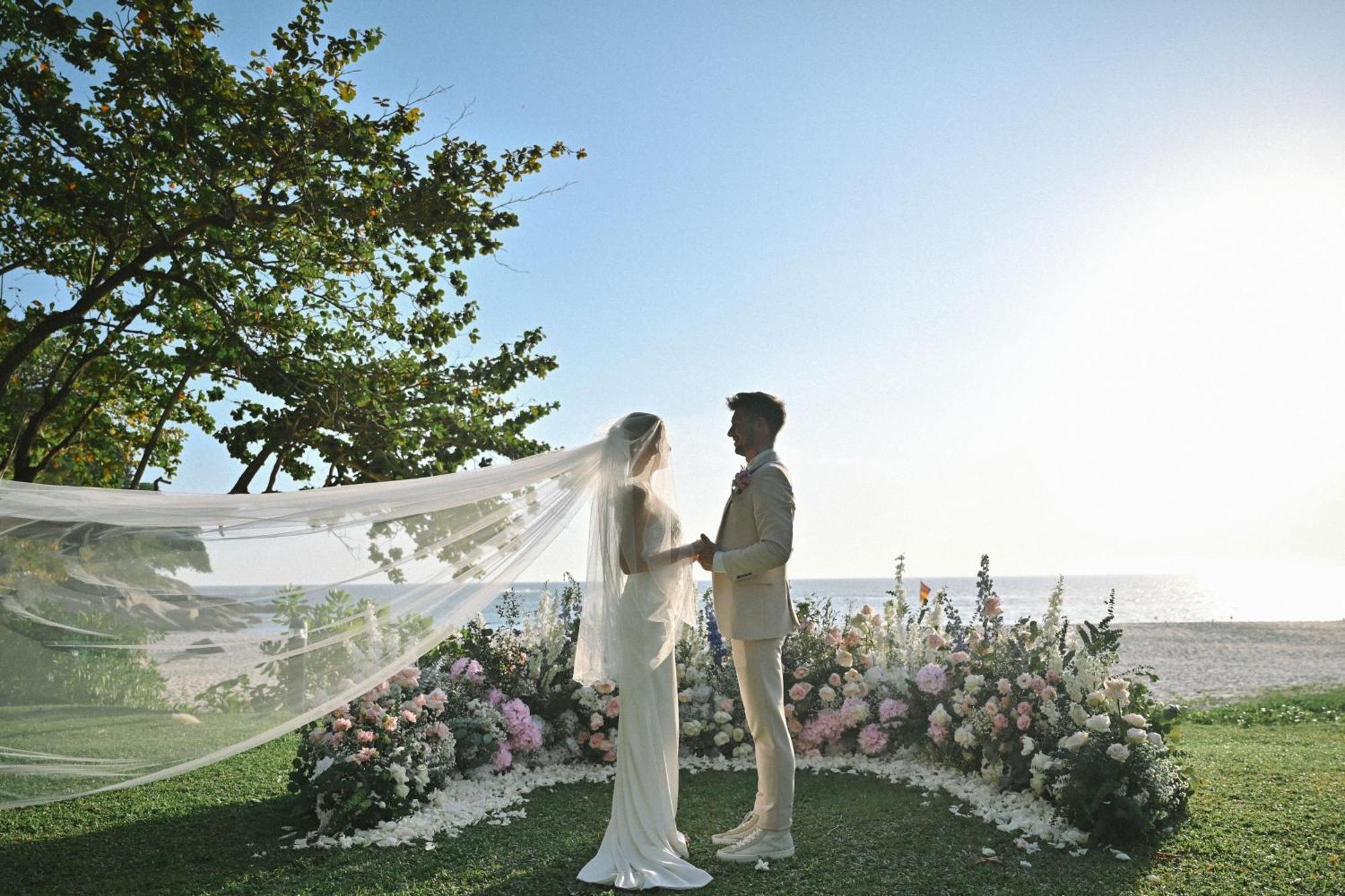 منتجع شاطئ لو ميريديان بوكيت Karon المظهر الخارجي الصورة A wedding in Italy